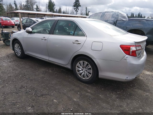 2014 TOYOTA CAMRY 4T4BF1FK4ER405690 Photo 2