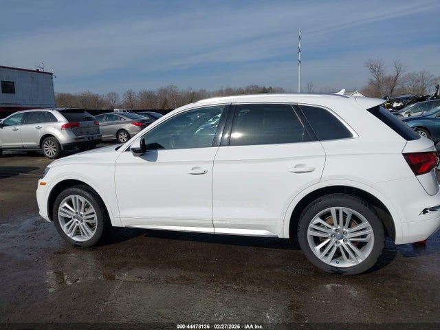 44478136 :رقم المزاد ، WA1CNAFY6J2125313 vin ، 2018 Audi Q5 2.0t Premium/2.0t Tech Premium مزاد بيع