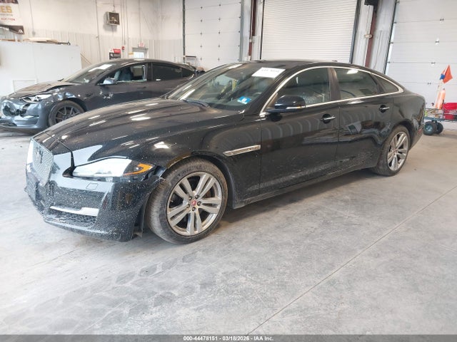 2016 JAGUAR XJ SAJWJ2GD7G8V96698 Photo 1