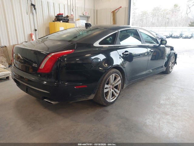 2016 JAGUAR XJ SAJWJ2GD7G8V96698 Photo 3