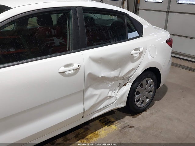 3KPA24AD8PE542407 KIA RIO LX