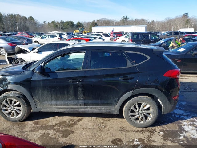 KM8J3CA41GU036325 Hyundai TUCSON SE