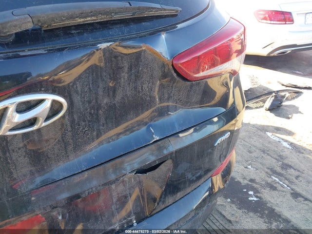 KM8J3CA41GU036325 Hyundai TUCSON SE