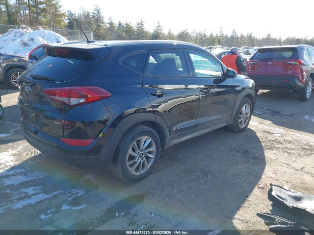 KM8J3CA41GU036325 Hyundai TUCSON SE