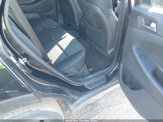 KM8J3CA41GU036325 Hyundai TUCSON SE