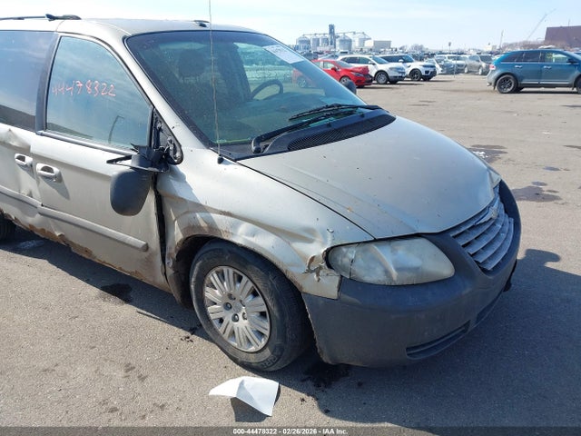 2007 Chrysler Town & Country მანქანა იყიდება აუქციონზე, vin: 1A4GJ45R17B202381, აუქციონის ნომერი: 44478322