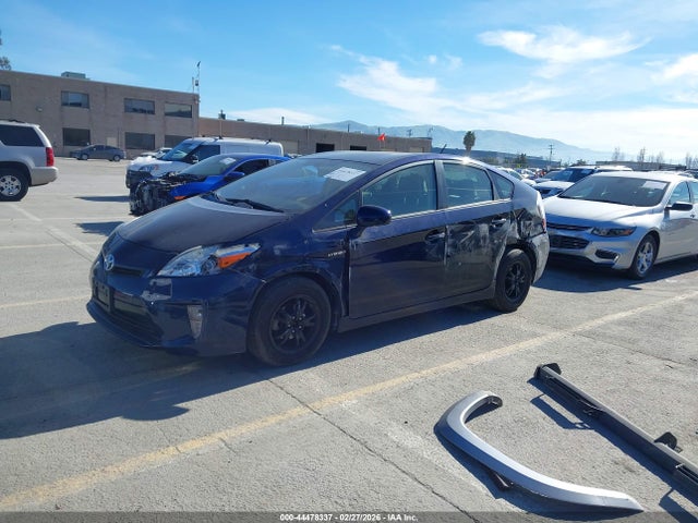 Toyota Prius Two 2015 JTDKN3DU0F0459739 Image 2