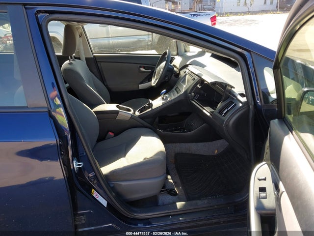 Toyota Prius Two 2015 JTDKN3DU0F0459739 Image 5