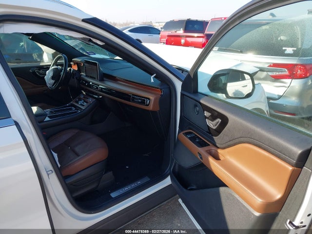 2023 LINCOLN AVIATOR 5LM5J7WC1PGL01870 Photo 4