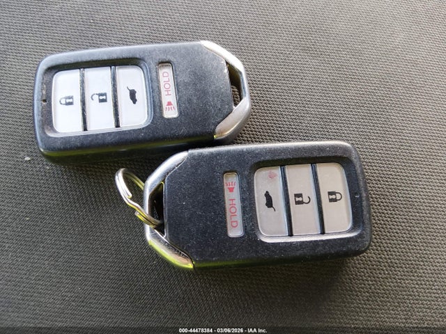 5FNYF6H18GB109335 Honda PILOT LX