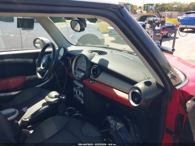 2009 MINI COOPER S WMWMF73519TT94021 Photo 4