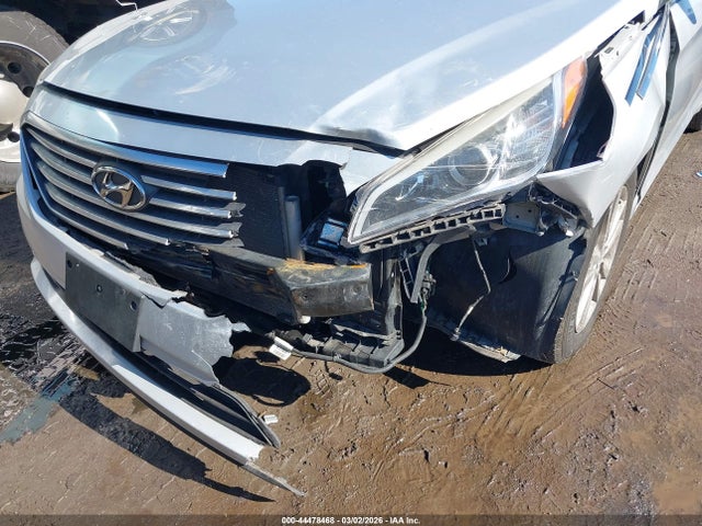 5NPE24AF9FH247958 Hyundai SONATA SE