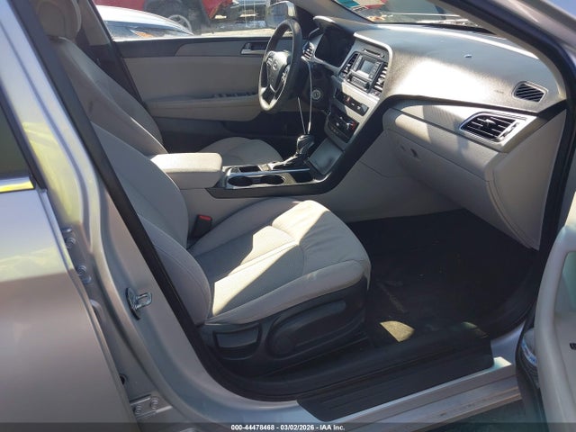 5NPE24AF9FH247958 Hyundai SONATA SE