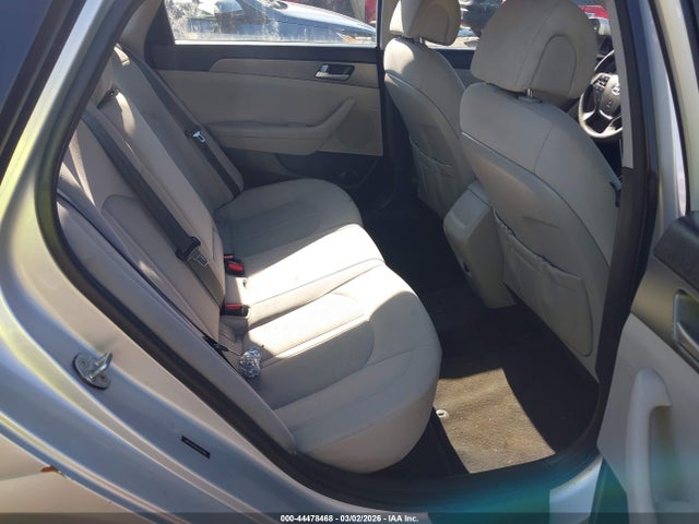 5NPE24AF9FH247958 Hyundai SONATA SE