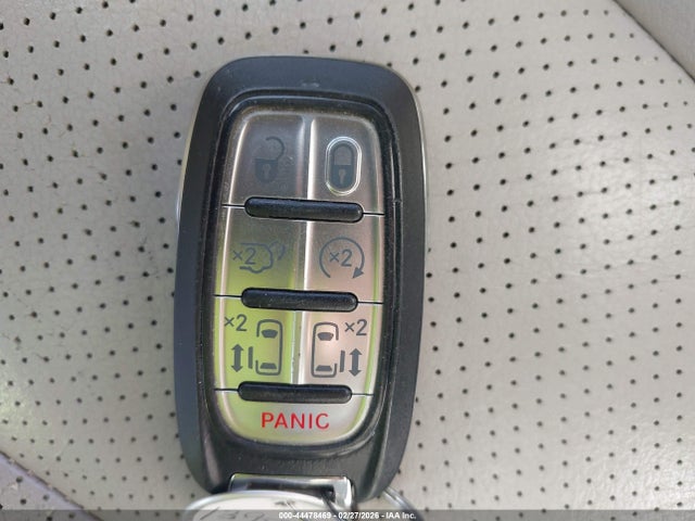 44478469 :رقم المزاد ، 2C4RC1EG2HR512161 vin ، 2017 Chrysler Pacifica Touring-l Plus مزاد بيع
