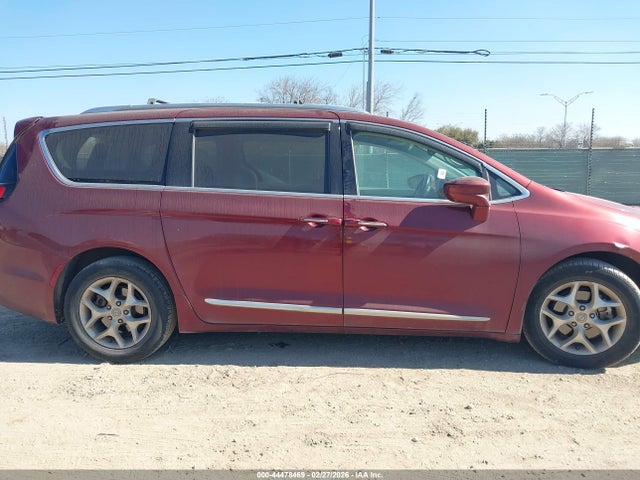 44478469 :رقم المزاد ، 2C4RC1EG2HR512161 vin ، 2017 Chrysler Pacifica Touring-l Plus مزاد بيع