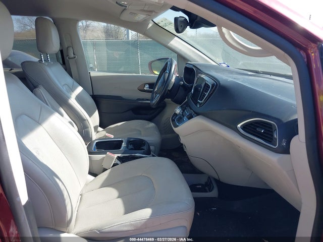 44478469 :رقم المزاد ، 2C4RC1EG2HR512161 vin ، 2017 Chrysler Pacifica Touring-l Plus مزاد بيع
