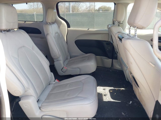 44478469 :رقم المزاد ، 2C4RC1EG2HR512161 vin ، 2017 Chrysler Pacifica Touring-l Plus مزاد بيع