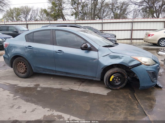 2011 Mazda Mazda3 მანქანა იყიდება აუქციონზე, vin: JM1BL1UF3B1381490, აუქციონის ნომერი: 44478549