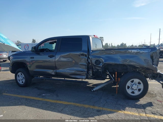 5TFDY5F1XKX839543 Toyota Tundra Sr5 5.7l V8