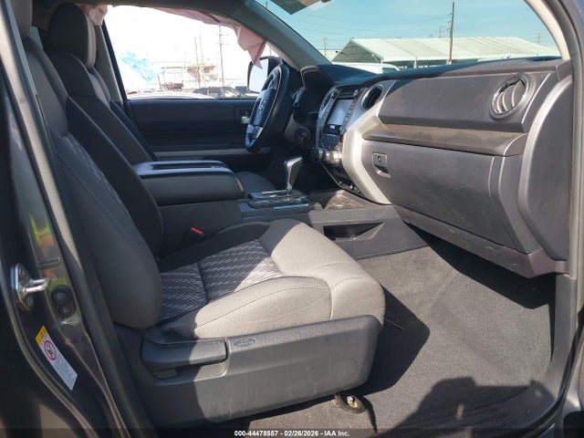 5TFDY5F1XKX839543 Toyota Tundra Sr5 5.7l V8