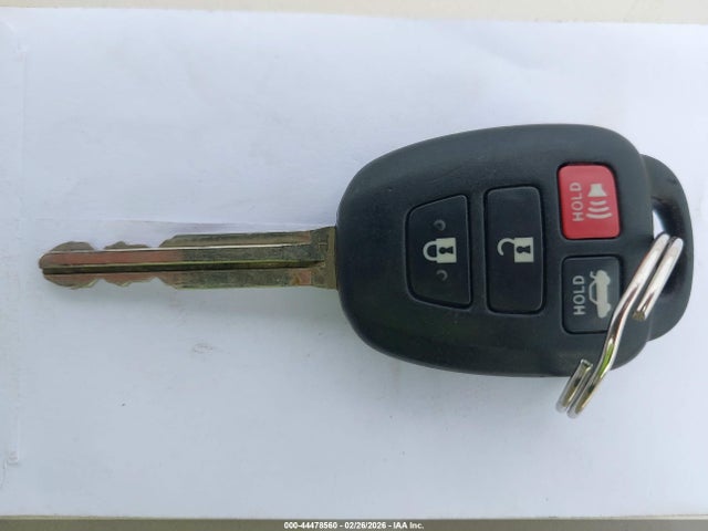 5YFBURHE5FP252052 Toyota COROLLA LE