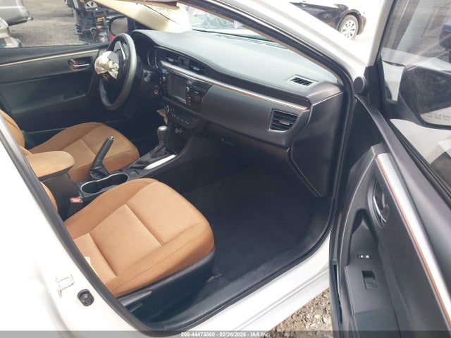 5YFBURHE5FP252052 Toyota COROLLA LE