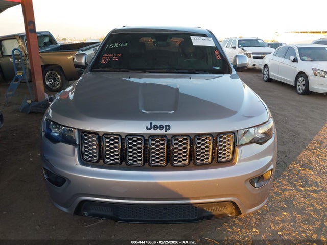 1C4RJEAG8JC125583 Jeep Grand Cherokee Altitude 4x2