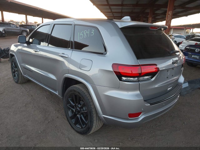 1C4RJEAG8JC125583 Jeep Grand Cherokee Altitude 4x2