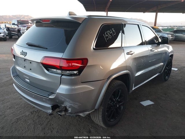 1C4RJEAG8JC125583 Jeep Grand Cherokee Altitude 4x2