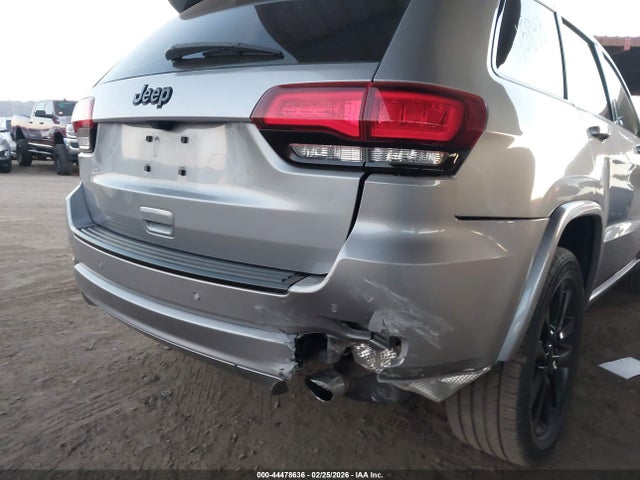 1C4RJEAG8JC125583 Jeep Grand Cherokee Altitude 4x2