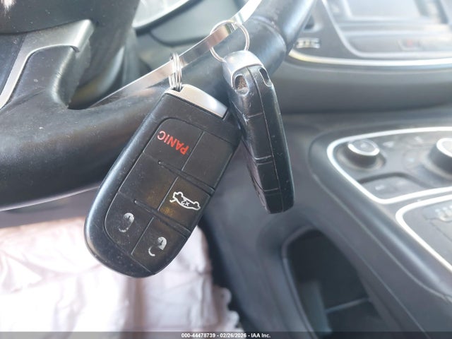 Продажа на аукционе авто 2016 Chrysler 200 Limited, vin: 1C3CCCABXGN154450, номер лота: 44478739