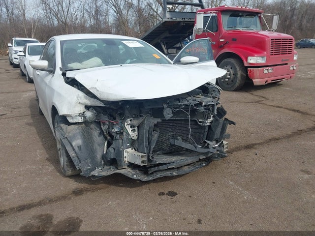 Продажа на аукционе авто 2016 Chrysler 200 Limited, vin: 1C3CCCABXGN154450, номер лота: 44478739