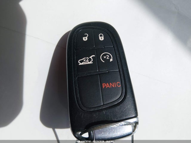 2015 Jeep Cherokee Limited მანქანა იყიდება აუქციონზე, vin: 1C4PJMDB9FW552536, აუქციონის ნომერი: 44478741