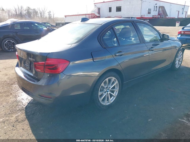 44478746 :رقم المزاد ، WBA8E5G32HNU42579 vin ، 2017 Bmw 320i Xdrive مزاد بيع