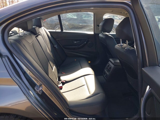 44478746 :رقم المزاد ، WBA8E5G32HNU42579 vin ، 2017 Bmw 320i Xdrive مزاد بيع