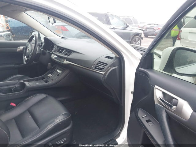 2015 LEXUS CT 200H JTHKD5BH5F2224230 Photo 4