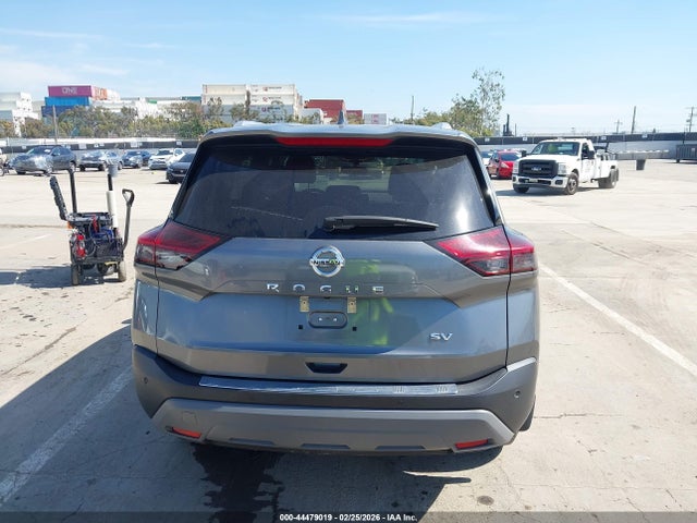 5N1AT3BA1MC789133 Nissan Rogue Sv Fwd