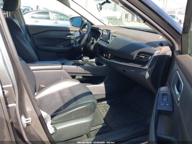5N1AT3BA1MC789133 Nissan Rogue Sv Fwd