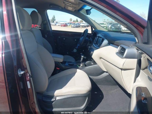 5XYPG4A37KG448159 KIA Sorento 2.4l Lx