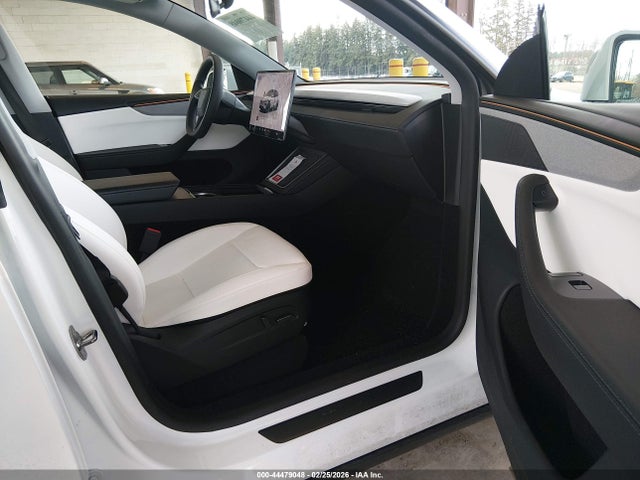 2026 TESLA MODEL Y 7SAYGDEE0TF348187 Photo 4