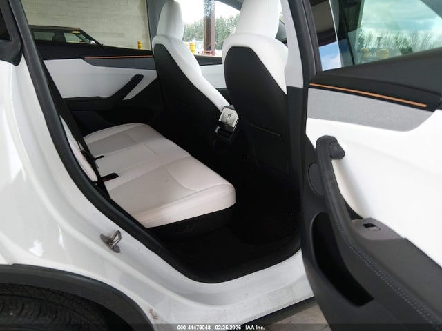 2026 TESLA MODEL Y 7SAYGDEE0TF348187 Photo 7