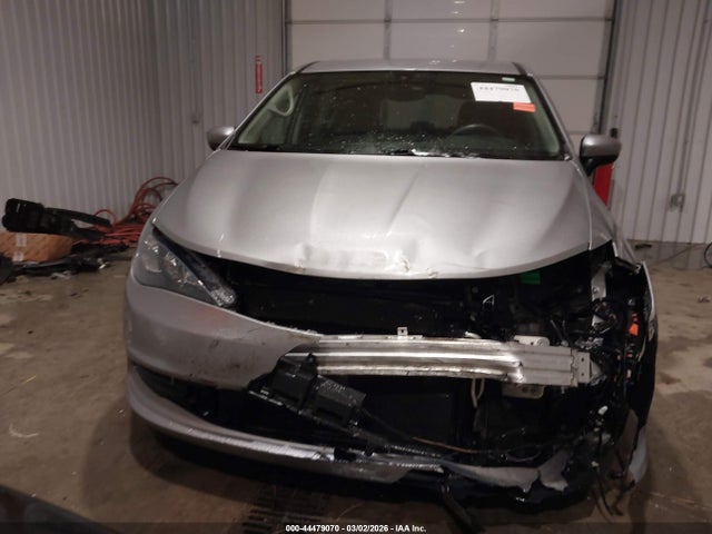 Продаж на аукціоні авто 2017 Chrysler Pacifica Touring, vin: 2C4RC1DG8HR695017, номер лоту: 44479070