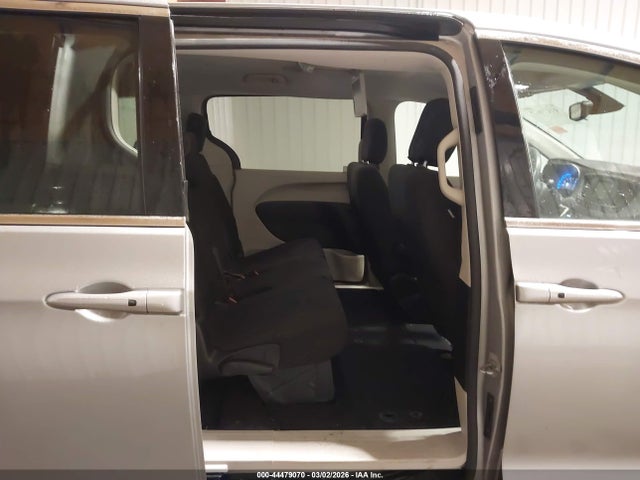 Продаж на аукціоні авто 2017 Chrysler Pacifica Touring, vin: 2C4RC1DG8HR695017, номер лоту: 44479070