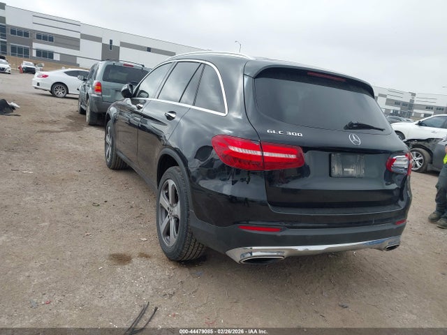 2018 MERCEDES-BENZ GLC 300 WDC0G4JB9JV018899 Photo 2