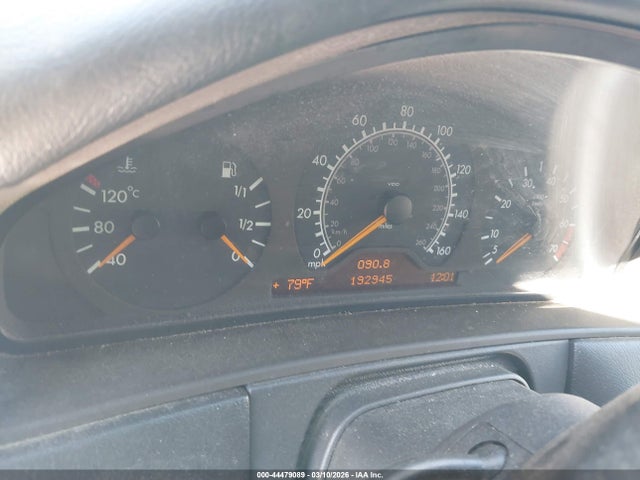 1999 Mercedes-benz E 430 მანქანა იყიდება აუქციონზე, vin: WDBJF70HXXA861237, აუქციონის ნომერი: 44479089