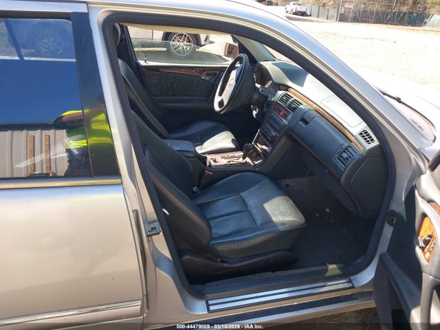 1999 Mercedes-benz E 430 მანქანა იყიდება აუქციონზე, vin: WDBJF70HXXA861237, აუქციონის ნომერი: 44479089