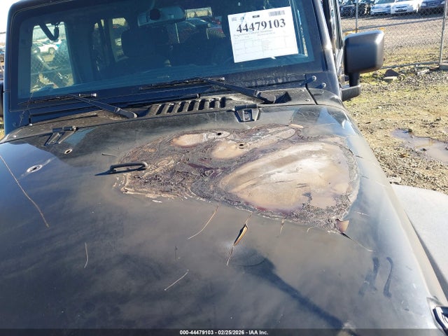 1C4BJWDG3HL722329 Jeep Wrangler Unlimited Sport 4x4
