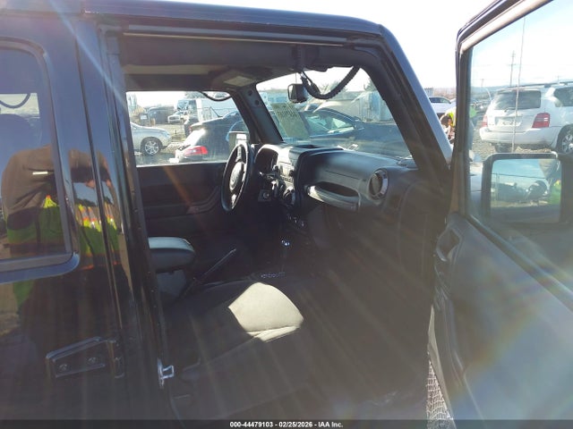 2017 JEEP WRANGLER UNLIMITED 1C4BJWDG3HL722329 Photo 4