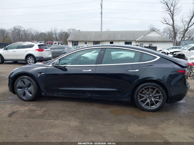 2020 Tesla Model 3 Long Range Dual Motor All-wheel Drive მანქანა იყიდება აუქციონზე, vin: 5YJ3E1EB8LF600138, აუქციონის ნომერი: 44479139